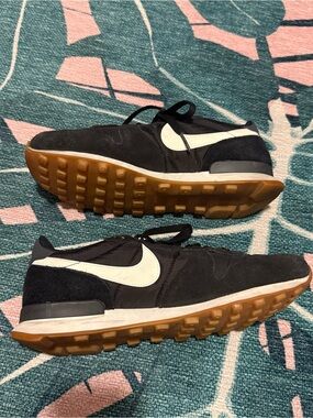 Nike Black Suede Sneakers with White Swoosh and Gum Outsole size 8